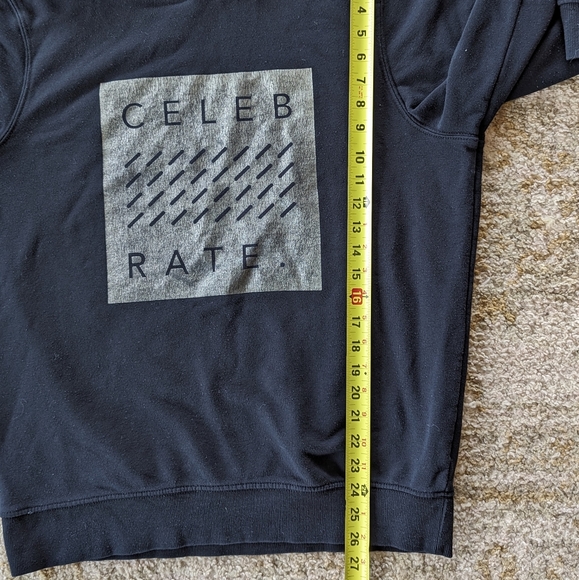 H&M Black Gold Graphic Celebrate Hoodie Sweatshirt Men's Size Medium - Picture 5 of 7